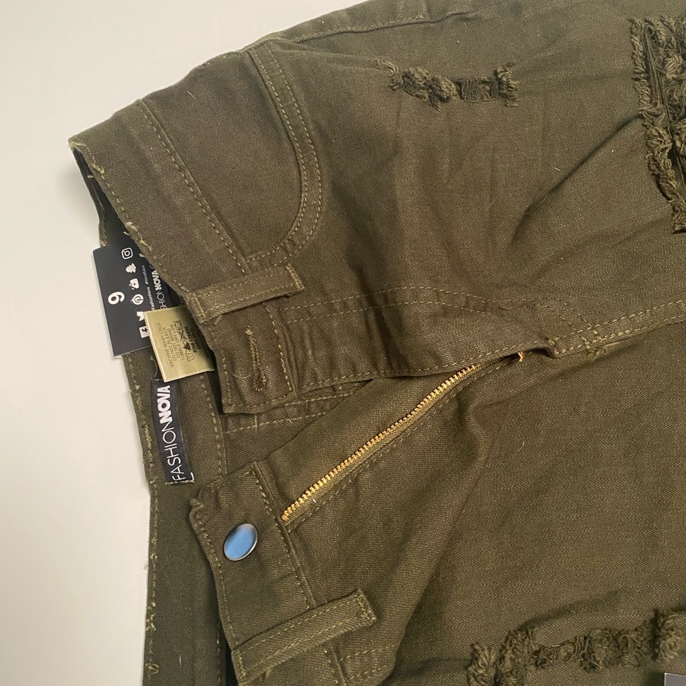 Fashionnova Army green ripped skinny jeans SIZE 9